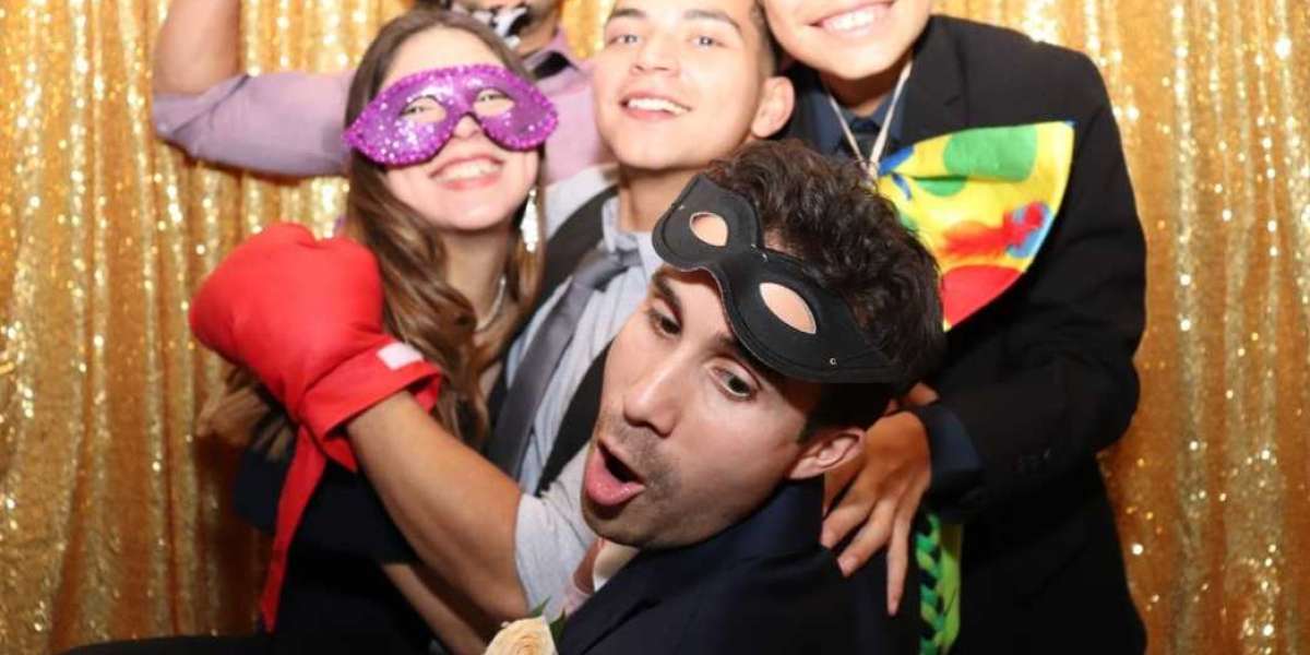 CAPTURING SUCCESS, THE ULTIMATE GUIDE TO CORPORATE EVENT PHOTO BOOTHS